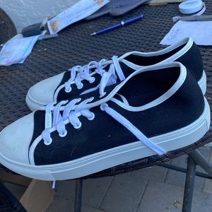 J Slides tennis shoes 8.5m black canvas with white cotton laces.